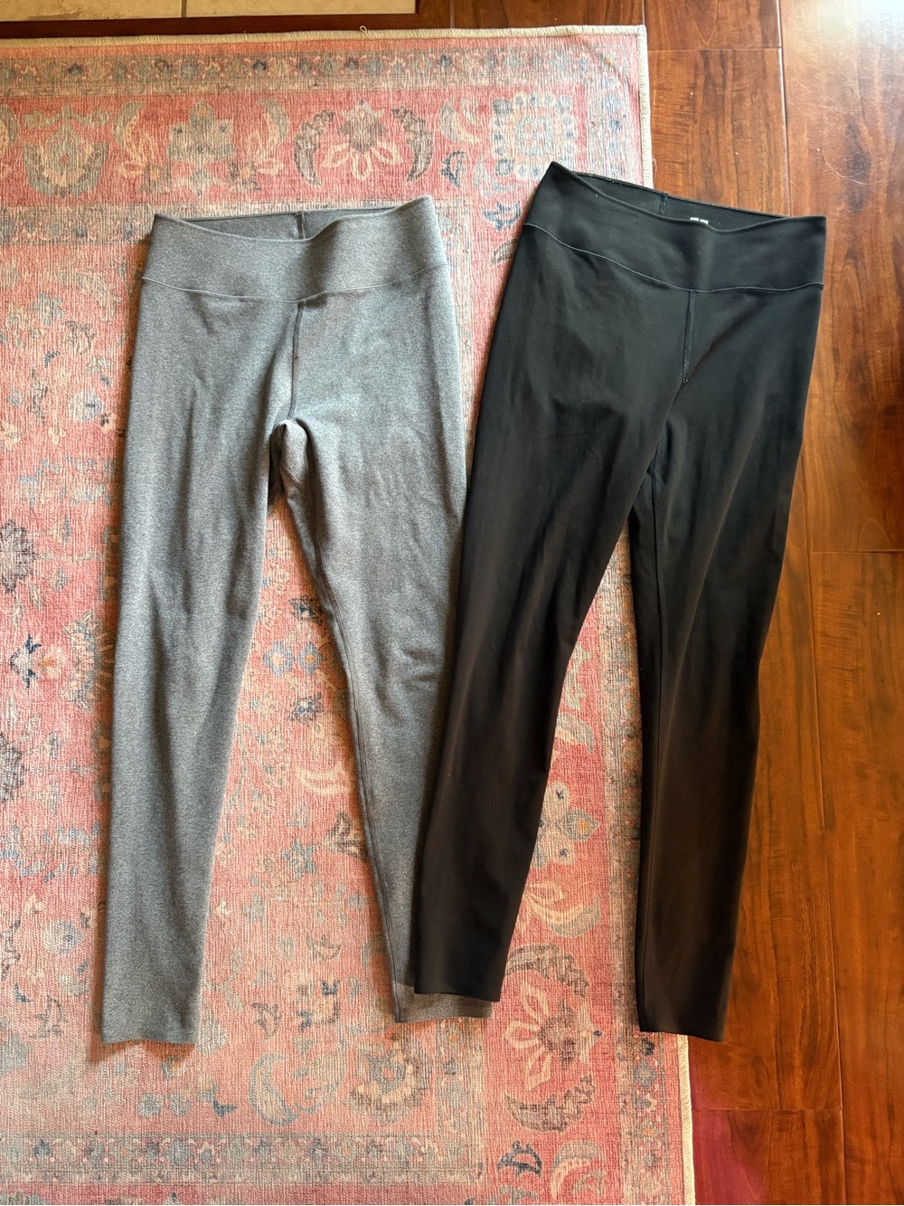 x2 pairs of Uniqlo Airism Leggings size M